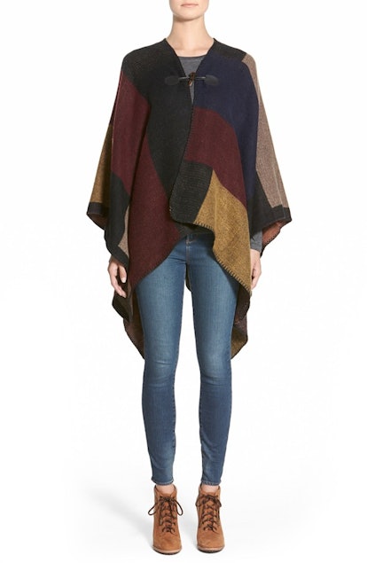 13 Oversized Ponchos That Will Make This Old Trend Feel New Again — PHOTOS