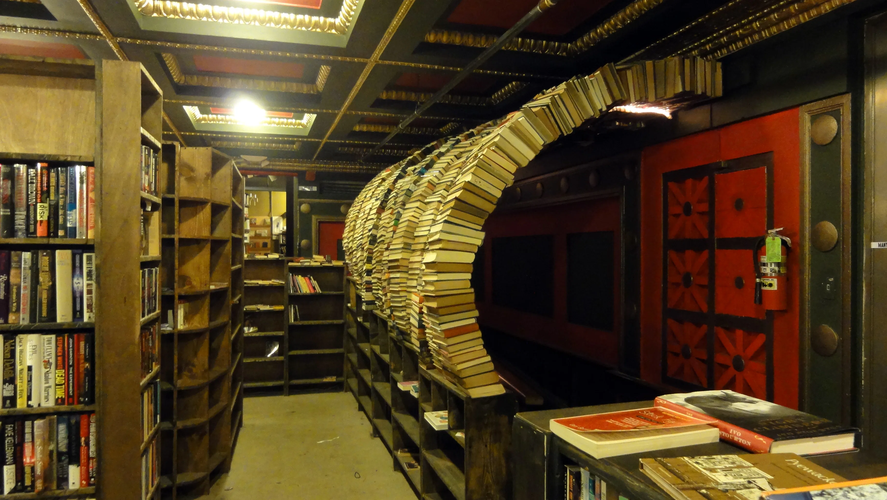 The 8 Best Bookstores in Los Angeles, Because, Yes, People Do Read Out West