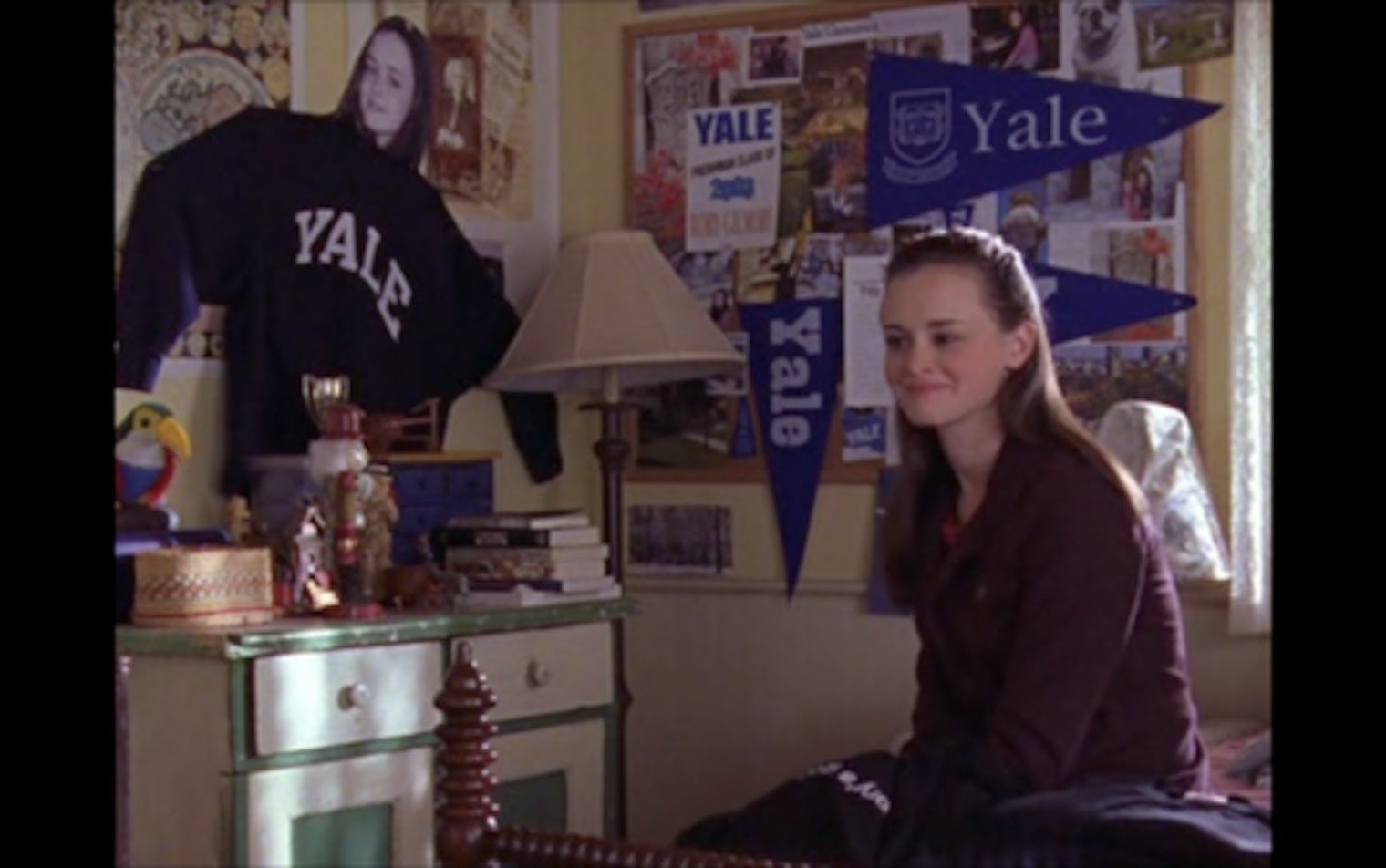 DIY 'Gilmore Girls' Halloween Costume Ideas That Are Perfect For BFFs