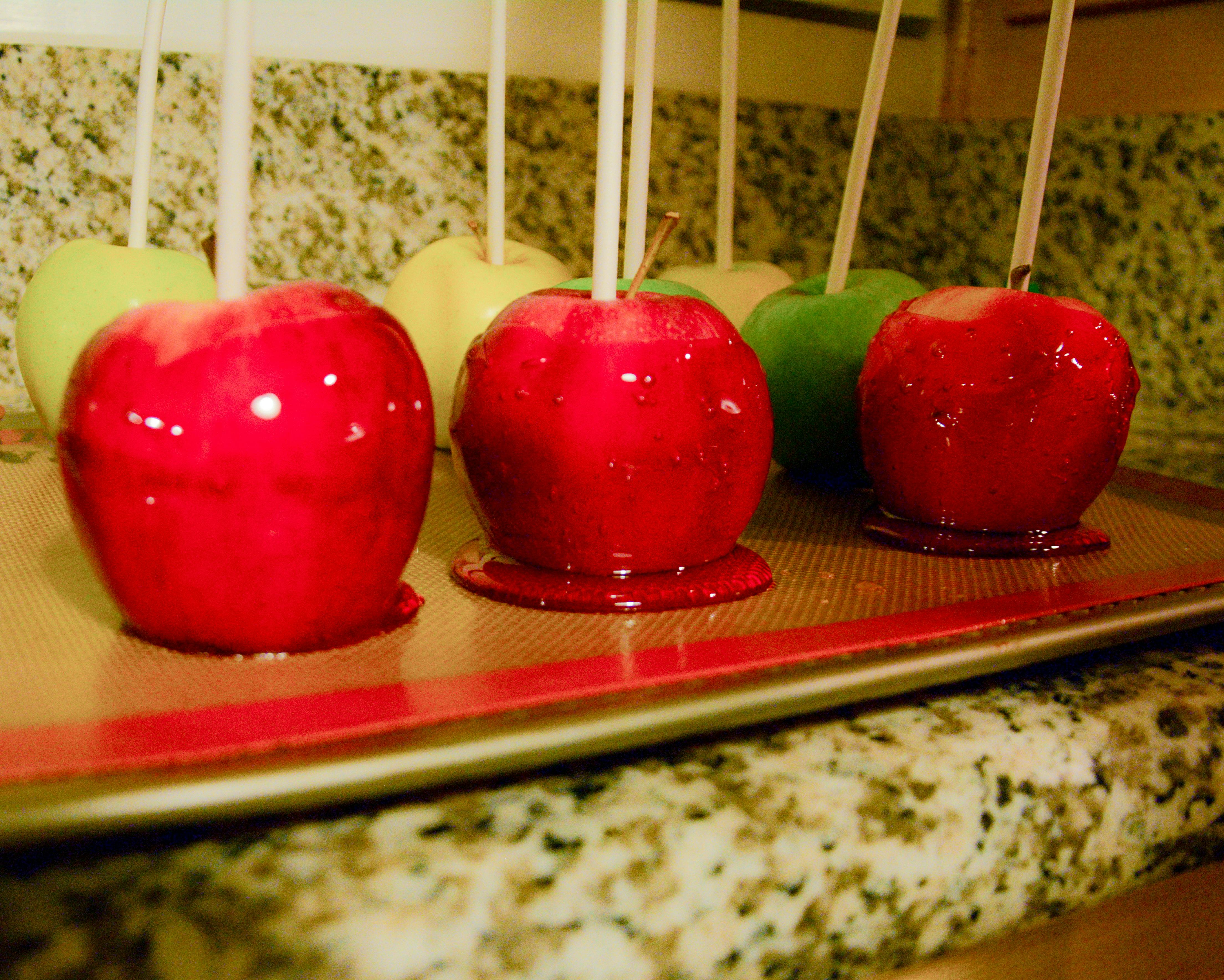 A Candy Apple Recipe For Halloween That You Can Really Sink Your Teeth Into