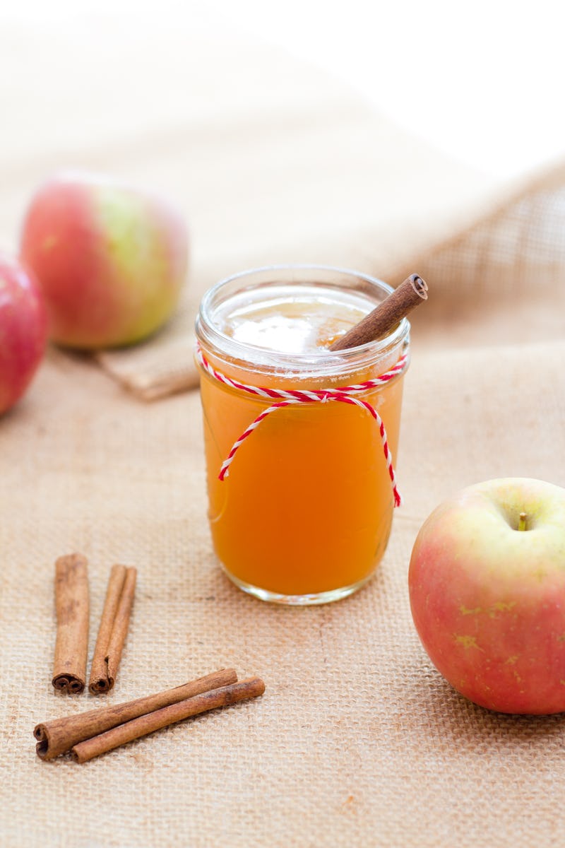 Which Alcohol Goes Best With Apple Cider? 10 Ways To Spike This