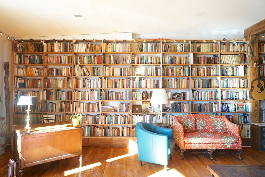 9 Literary Airbnb Destinations Perfect For Book Nerds