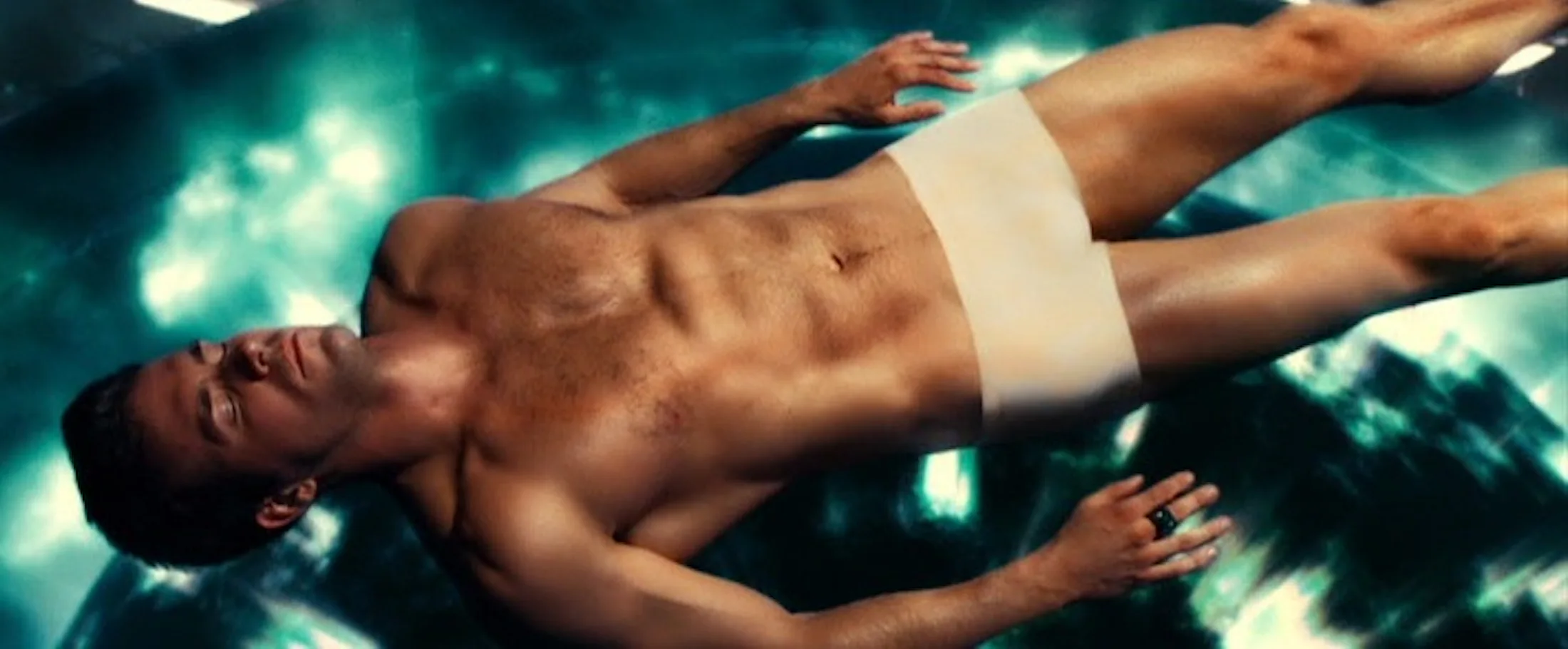 Ryan Reynolds' Nude Scene In 'Deadpool' Isn't His First Skin-Bearing