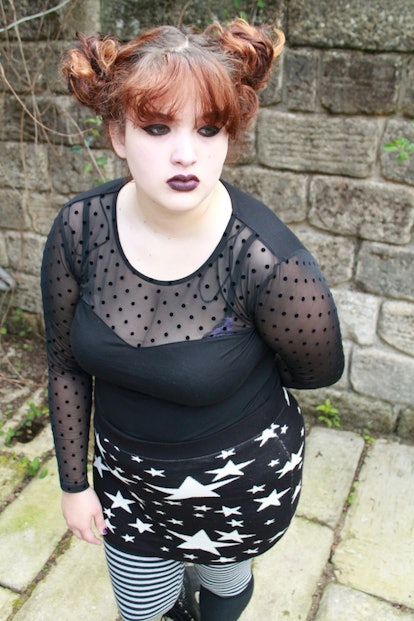 Thick goth girl