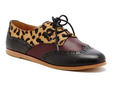 25 Trendy Flats For Fall That Won't Have You Feeling Like Your