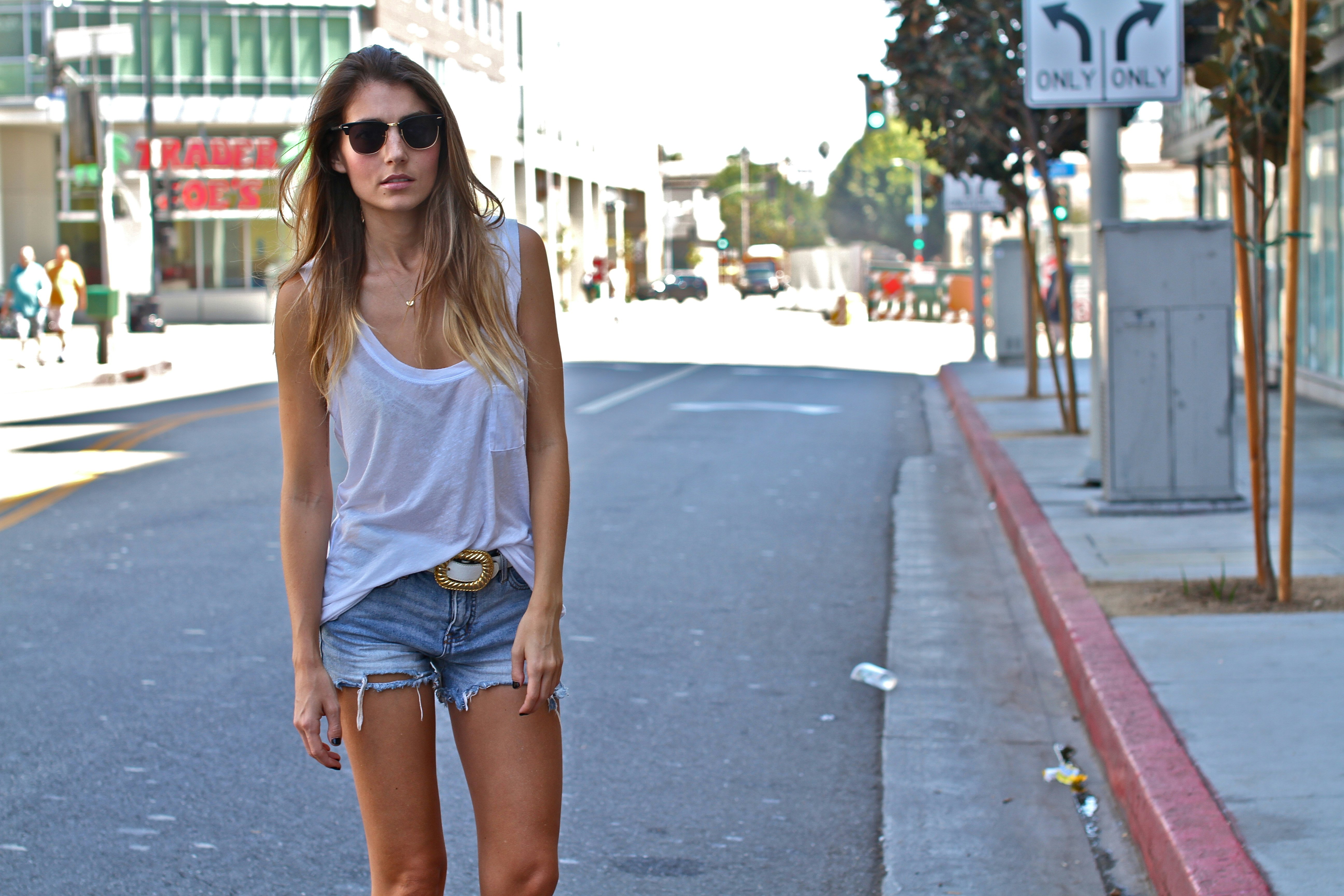 white jean shorts outfit