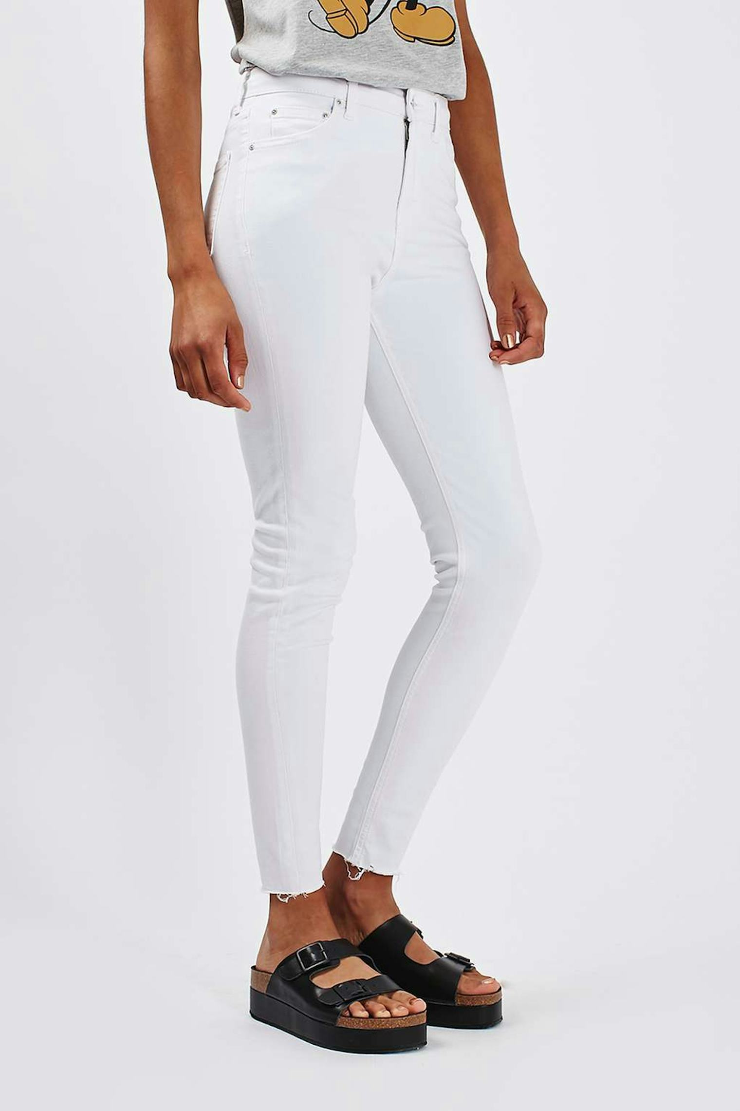 How To Pick Out The Perfect Pair Of White Jeans To Wear All Summer Long