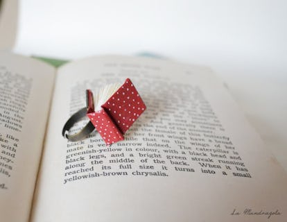 20 Charming Accessories Every Book-Lover Must Have