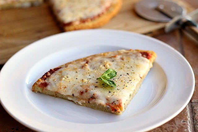 7 Healthy Pizza Crust Alternatives That Are Surprisingly Delicious