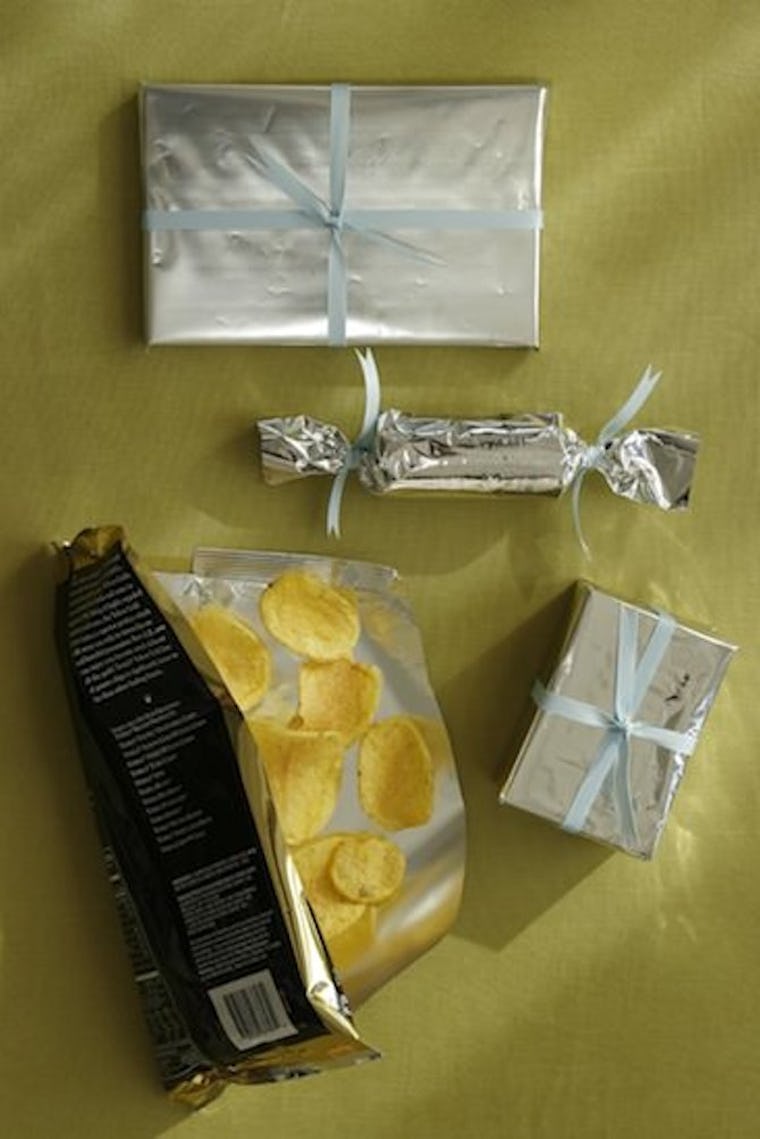 8 Alternative Gift Wrapping Ideas To Prevent Christmas Panic Mode 8-alternative-gift-wrapping-ideas-to-prevent-christmas-panic-mode