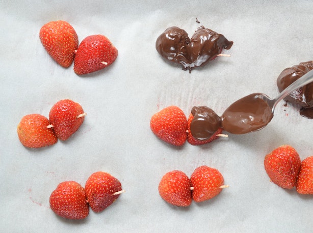 What Chocolate Do You Use To Cover Strawberries What Chocolate Do You Use To Cover Strawberries