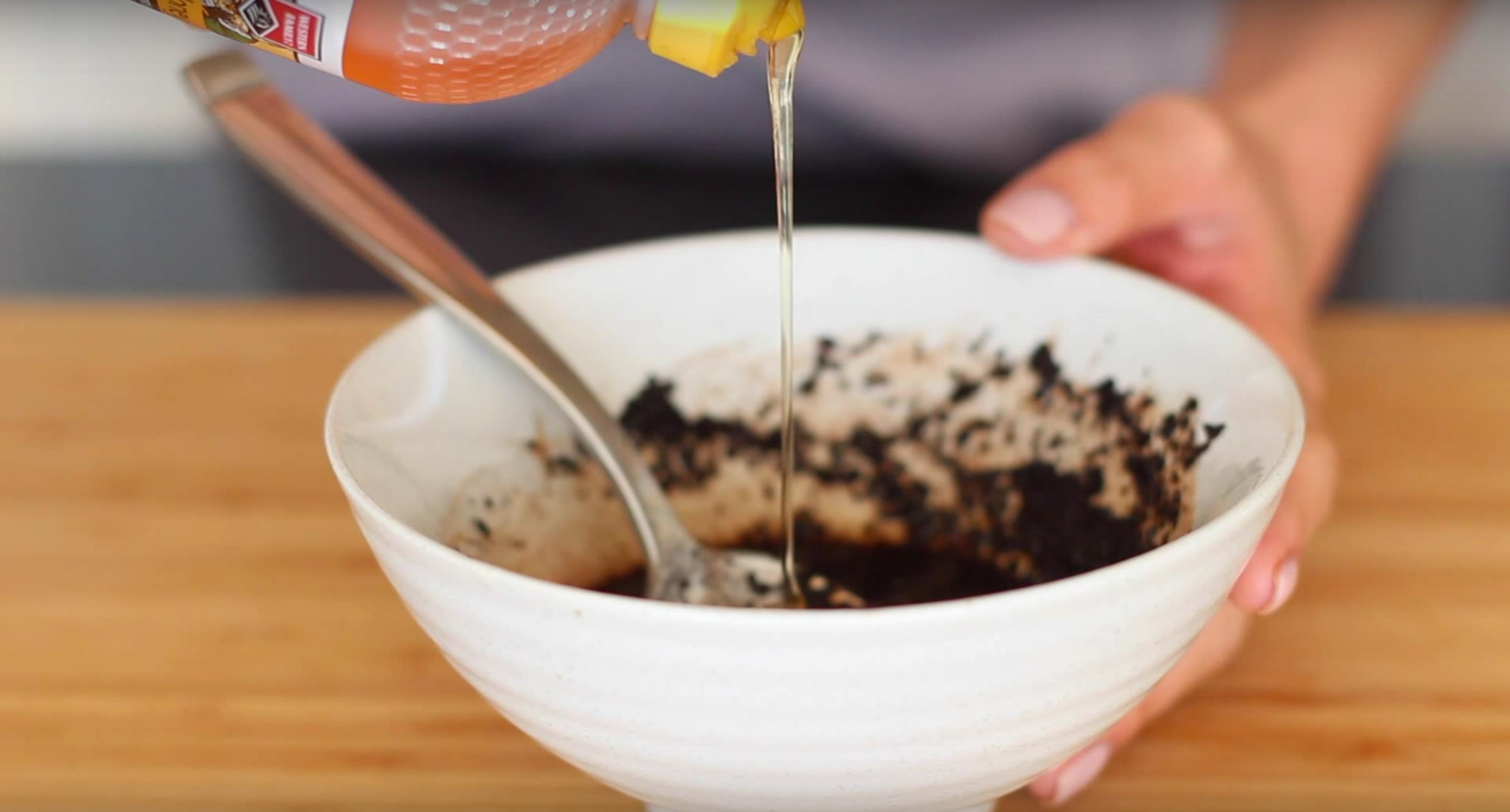 How To Tint Your Eyebrows With Coffee For A Quick & Easy Fix — VIDEO