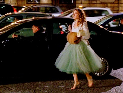20 'Sex And The City' Outfits That Still Hold Up Today, From Carrie's ...