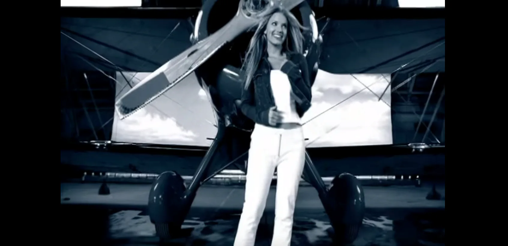 11 Amazing Jessica Simpson Music Video Outfits From The Queen Of ...