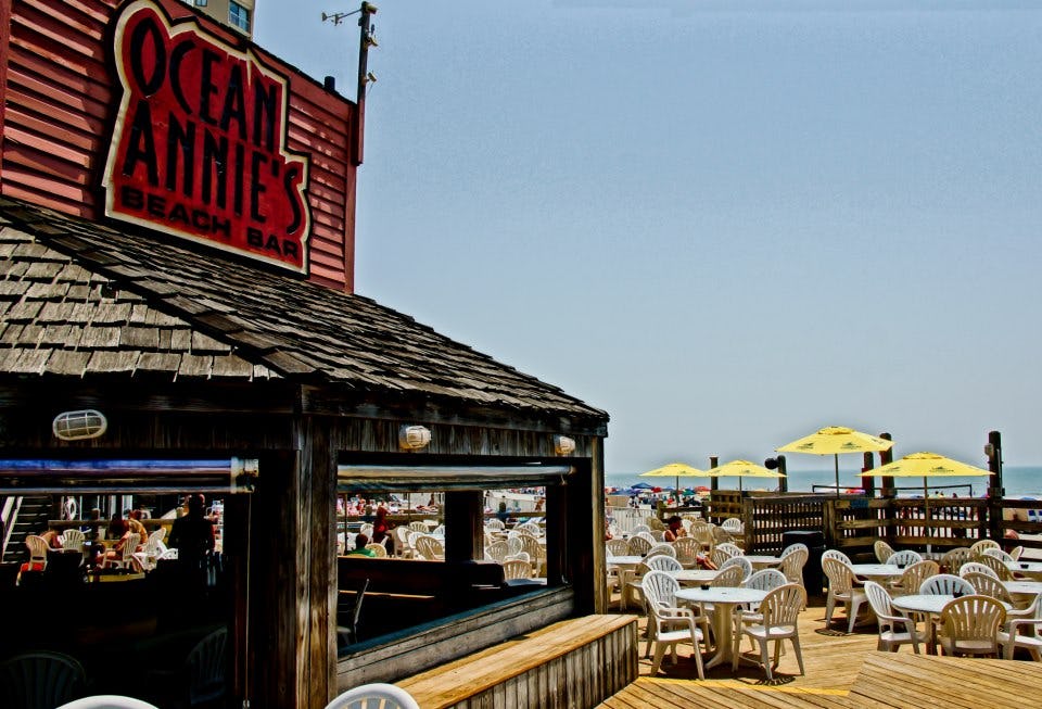 The 13 Best Beach Bars in America Where To Go and What To Drink and Eat By The Ocean