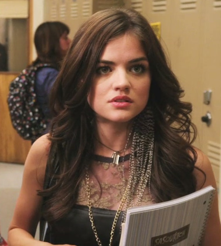 The 15 Best Aria Montgomery Outfits From Pretty Little Liars Season 1 — Photos
