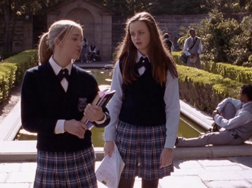 DIY 'Gilmore Girls' Halloween Costume Ideas That Are Perfect For BFFs