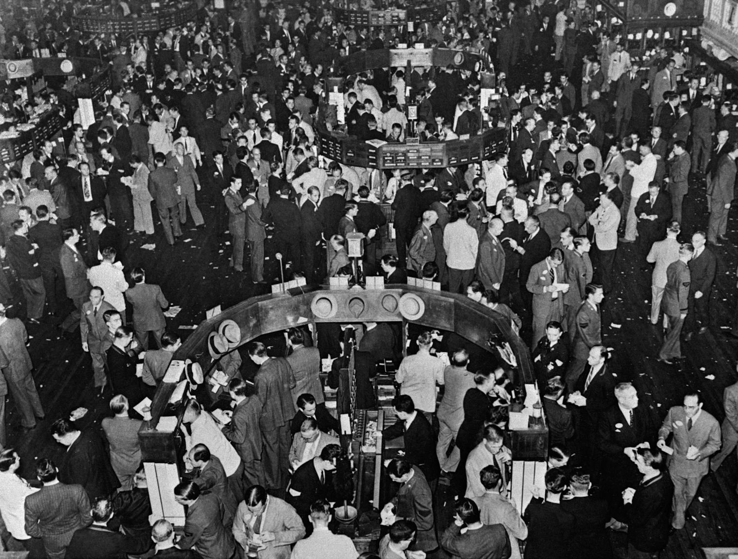 12 Scary Photographs Of The 1929 Wall Street Crash That Kicked Off The