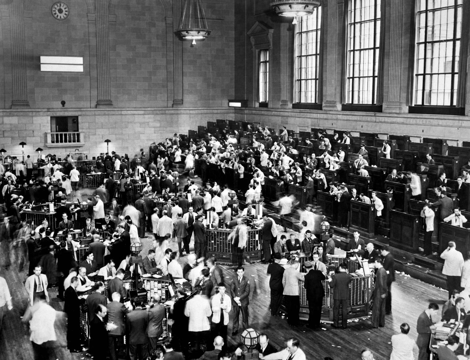 12 Scary Photographs Of The 1929 Wall Street Crash That Kicked Off The 12-scary-photographs-of-the-1929-wall-street-crash-that-kicked-off-the