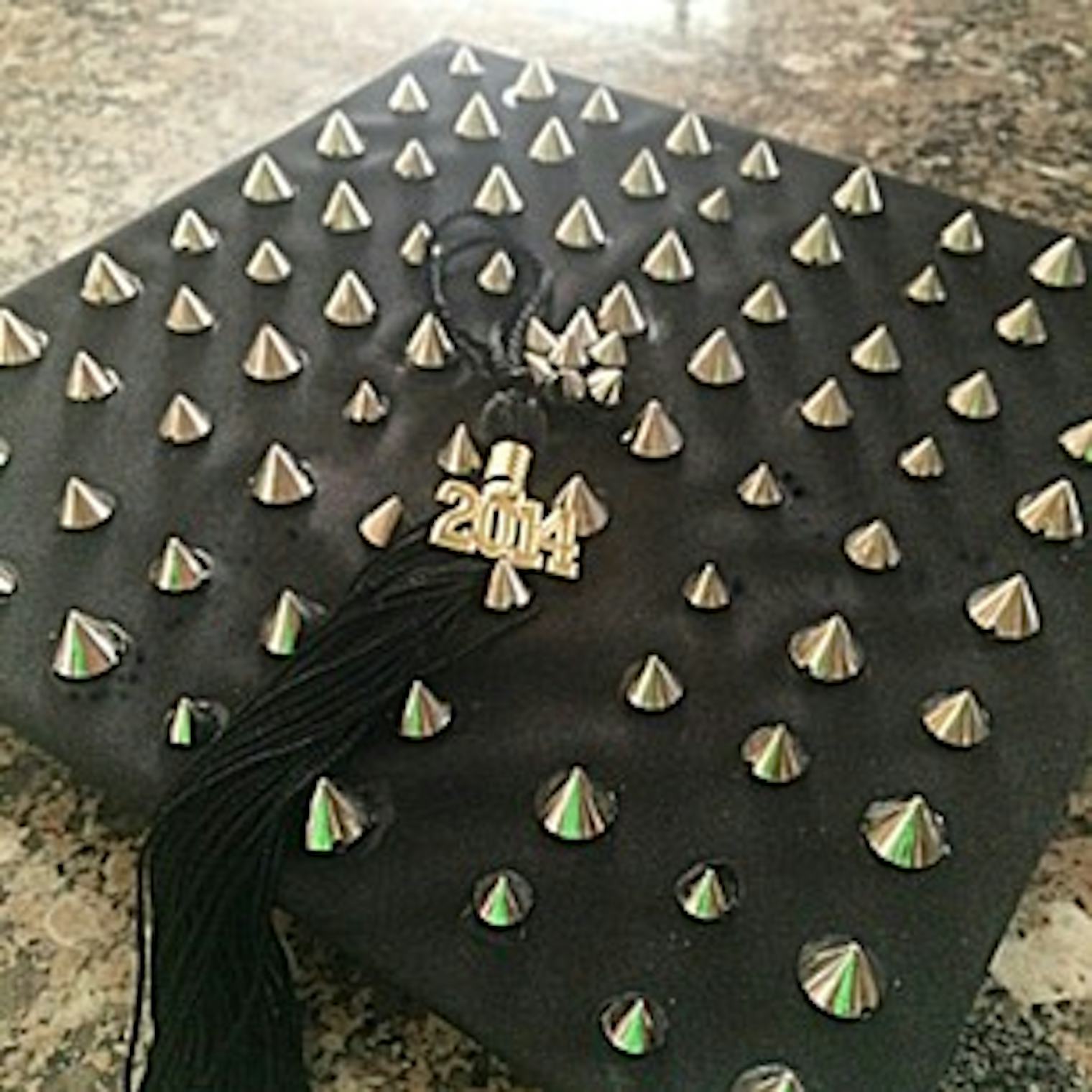 15 Graduation Cap Decorations To Inspire Your Commencement DIY-ing