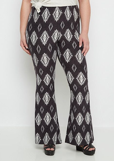 13 Best Plus Size Flared Pants That'll Take You From Summer To Fall With Ease — PHOTOS