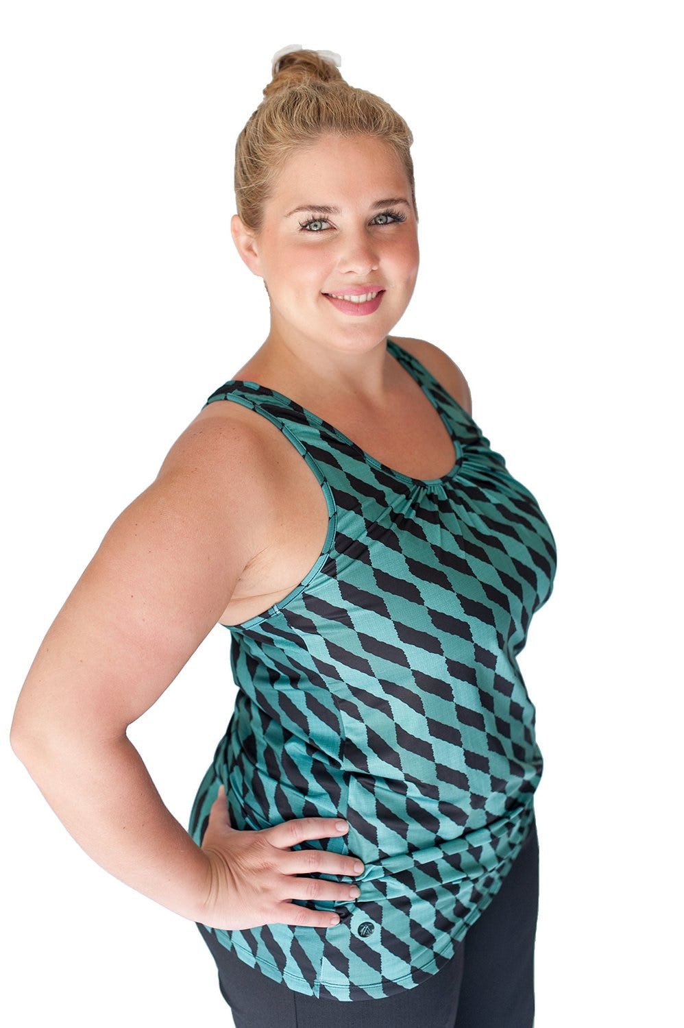 15 Stylish Workout Clothes For Plus Size Women That Are Actually