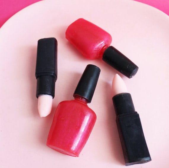 15 Ridiculously Adorable Handmade Soaps To Make Bubble Baths Even More