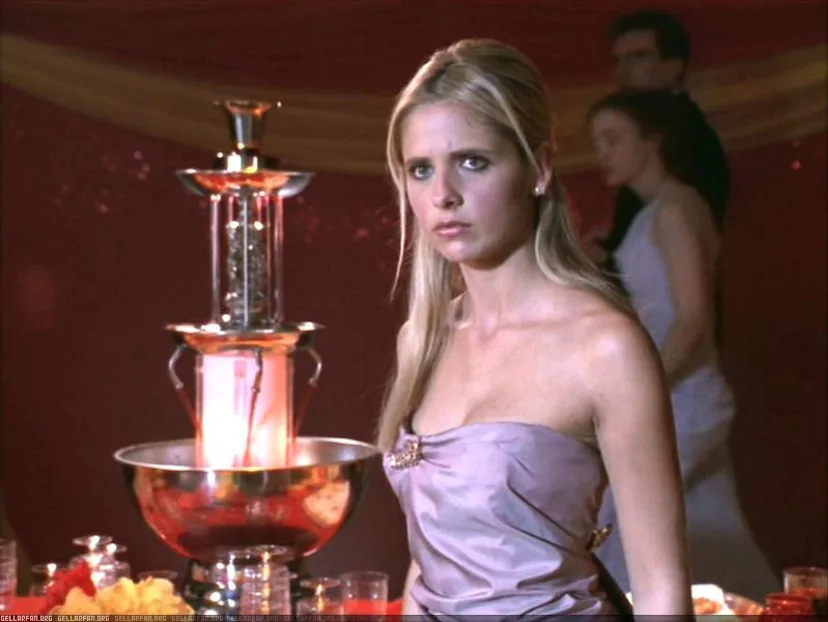 12 '80s and '90s Prom Dresses From TV And Movies That I Never Want To Forget 12 '80s and '90s Prom Dresses From TV And Movies That I Never Want To Forget