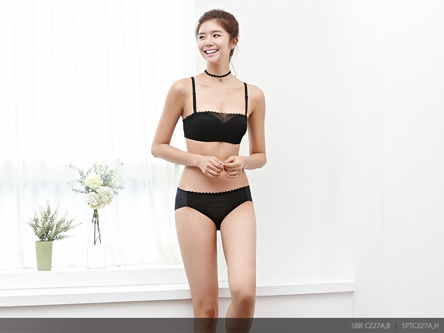 9 Asian Lingerie Brands Perfect For Women With Small Boobs — PHOTOS