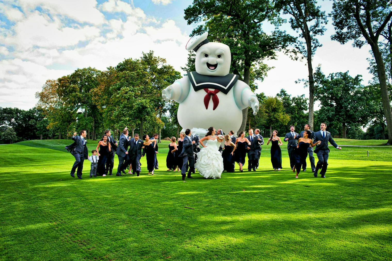 11 Funny Wedding Photo Ideas That Will Add Some Hilarity to Your