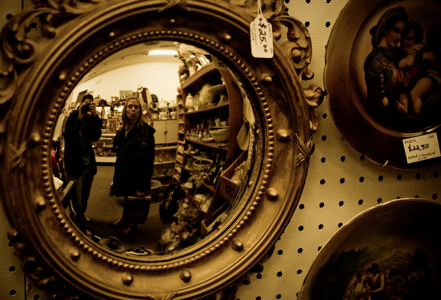 12 Creepy Mirror Games To Play When You Just Want To Freak Yourself Out