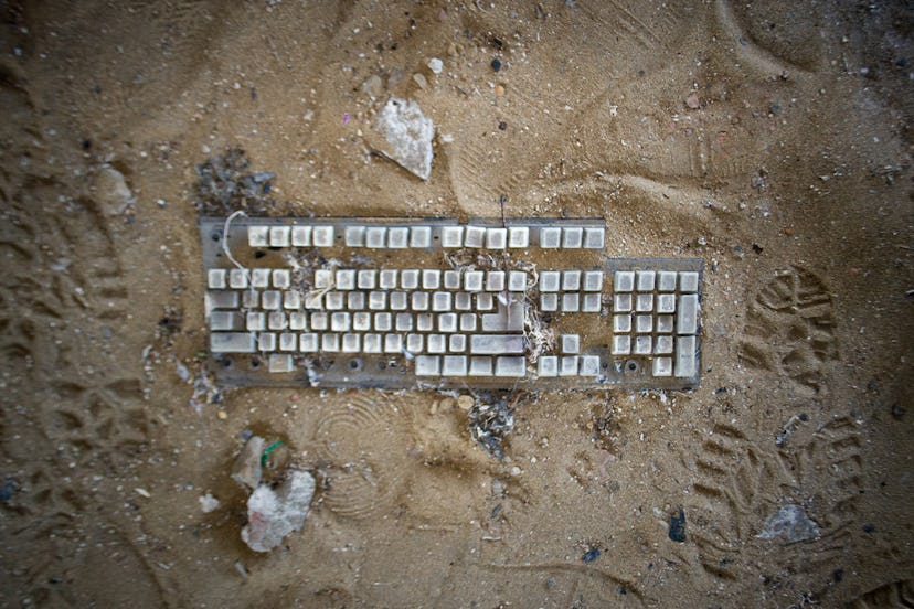 7 Creepypastas About Computers That Will Make You Swear Off Technology ...