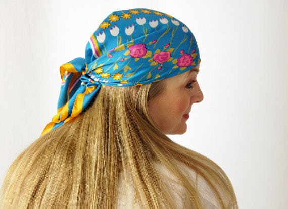 21 New Ways to Wear A Summer Scarf