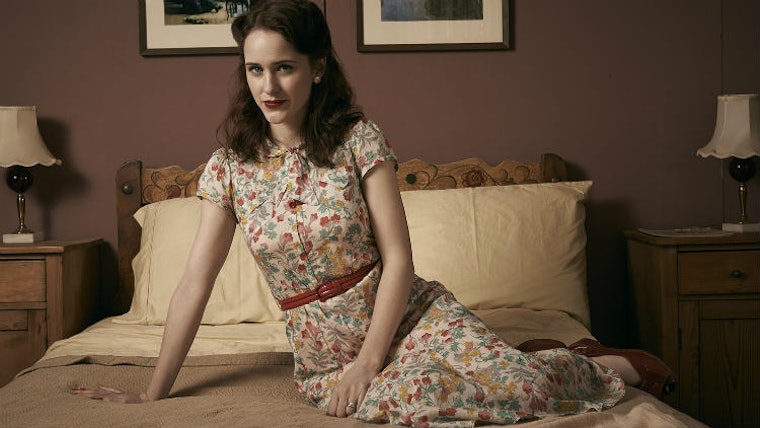 Manhattan Stars Rachel Brosnahan From House Of Cards And Shes 