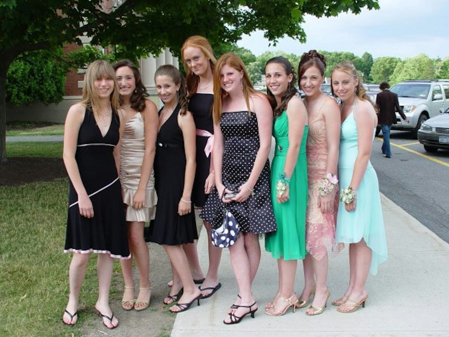 12 Jessica McClintock Dress Photos To Bring All Your Best Prom Memories