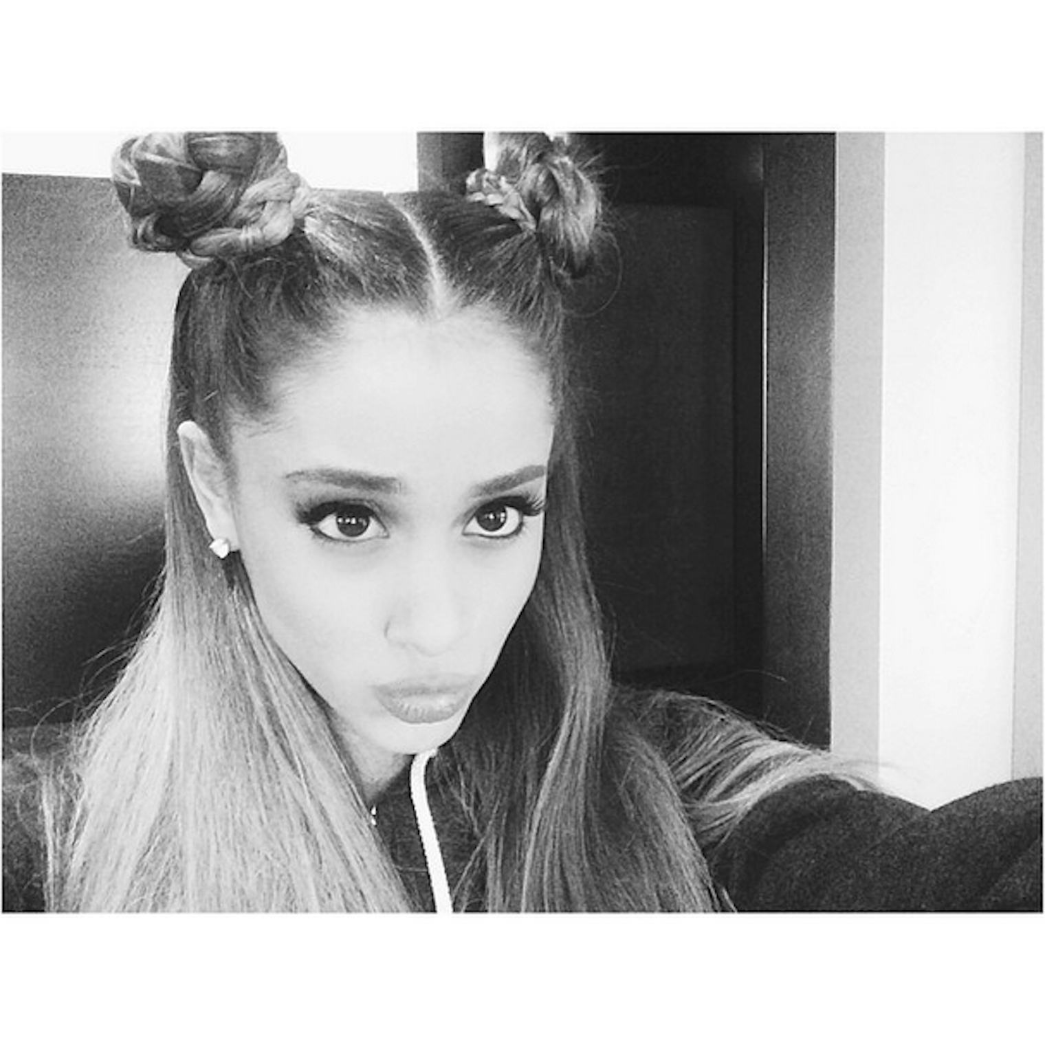 16 Other Ariana Grande Hair Styles Besides That One Half-Up Ponytail ...