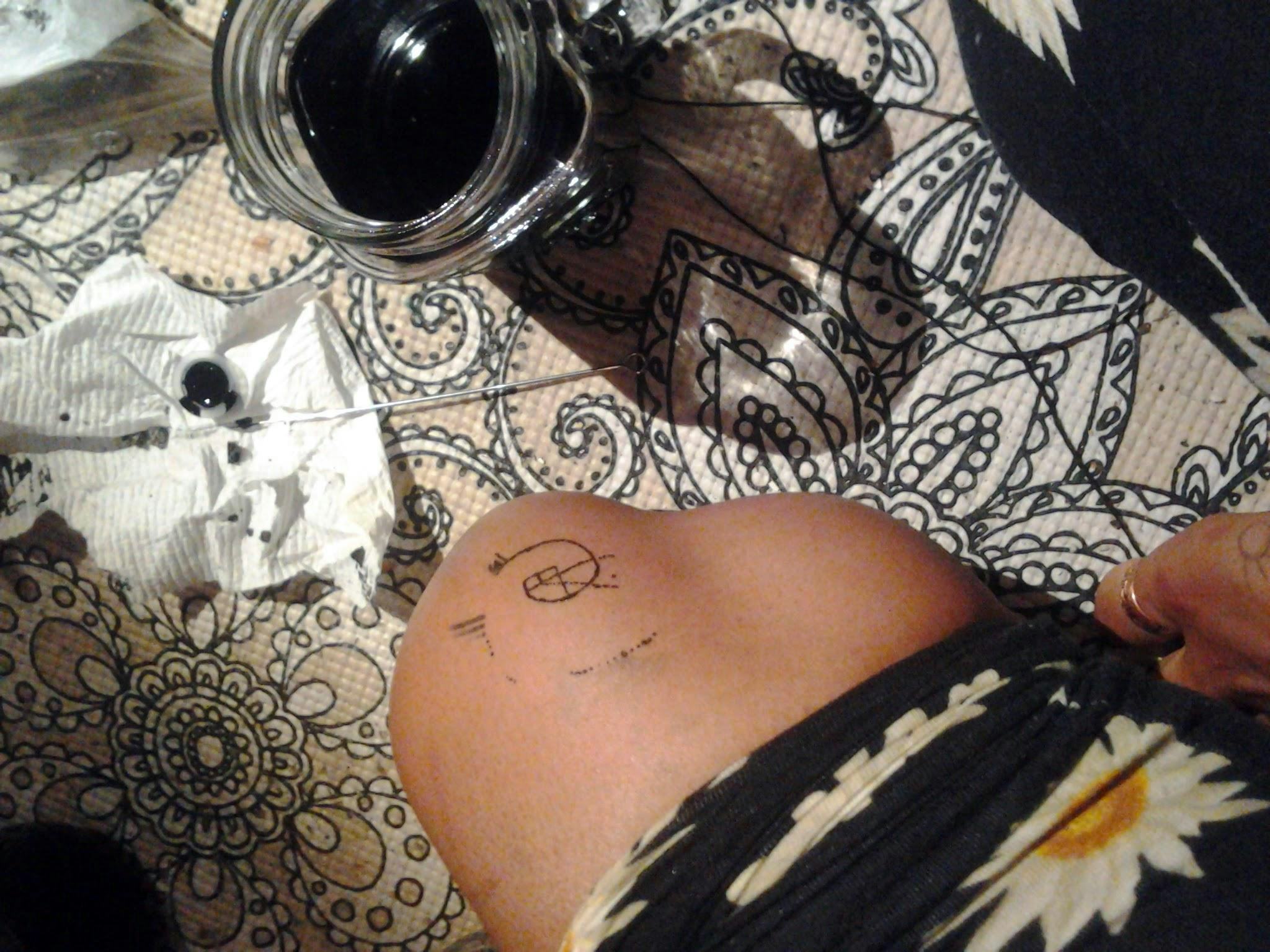 12 Stunning Stick & Poke Tattoo Photos That Show Off Serious Artistic