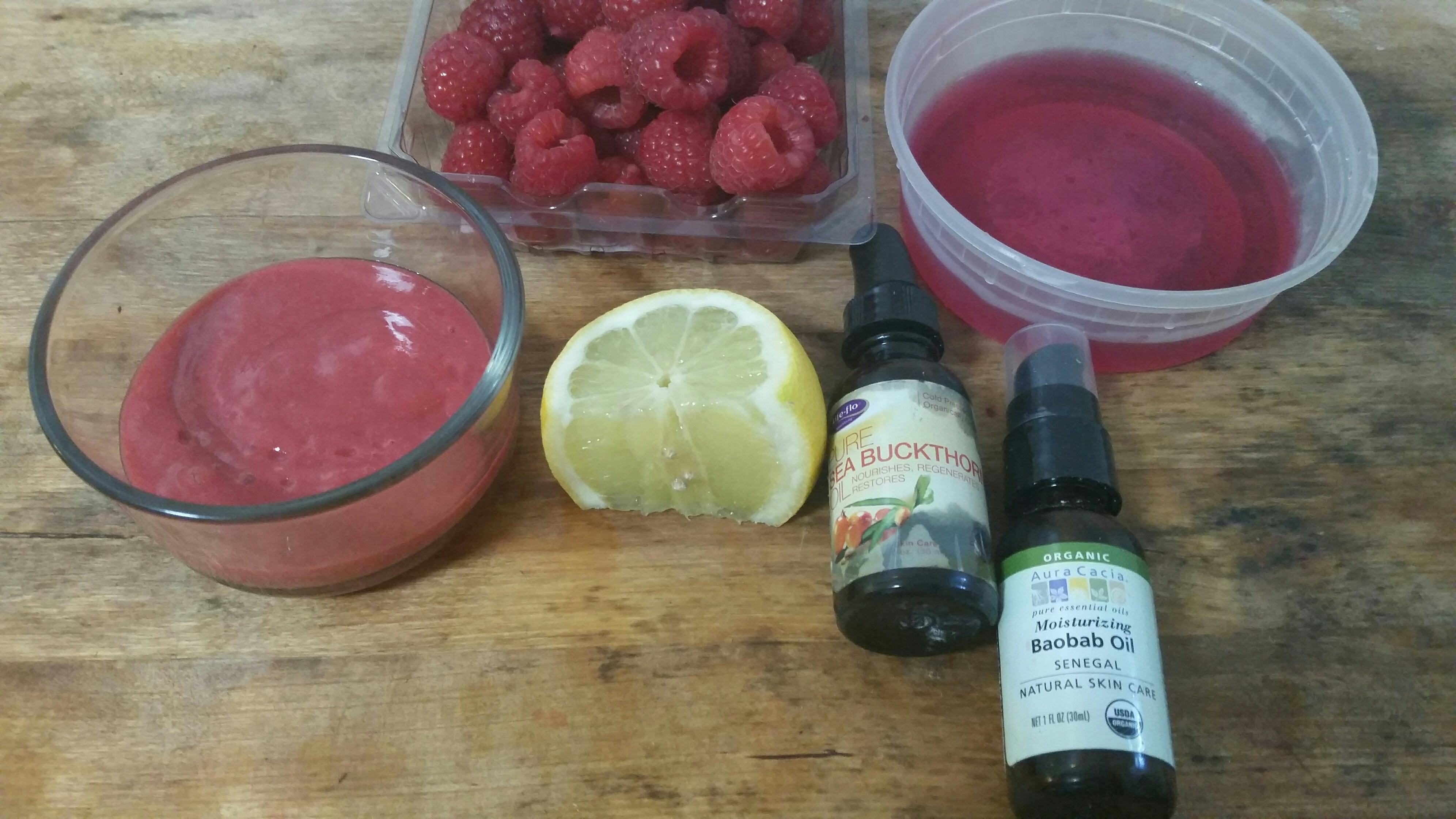 A Raspberry Face Mask & Serum Recipe That'll Give You Bright, Sun
