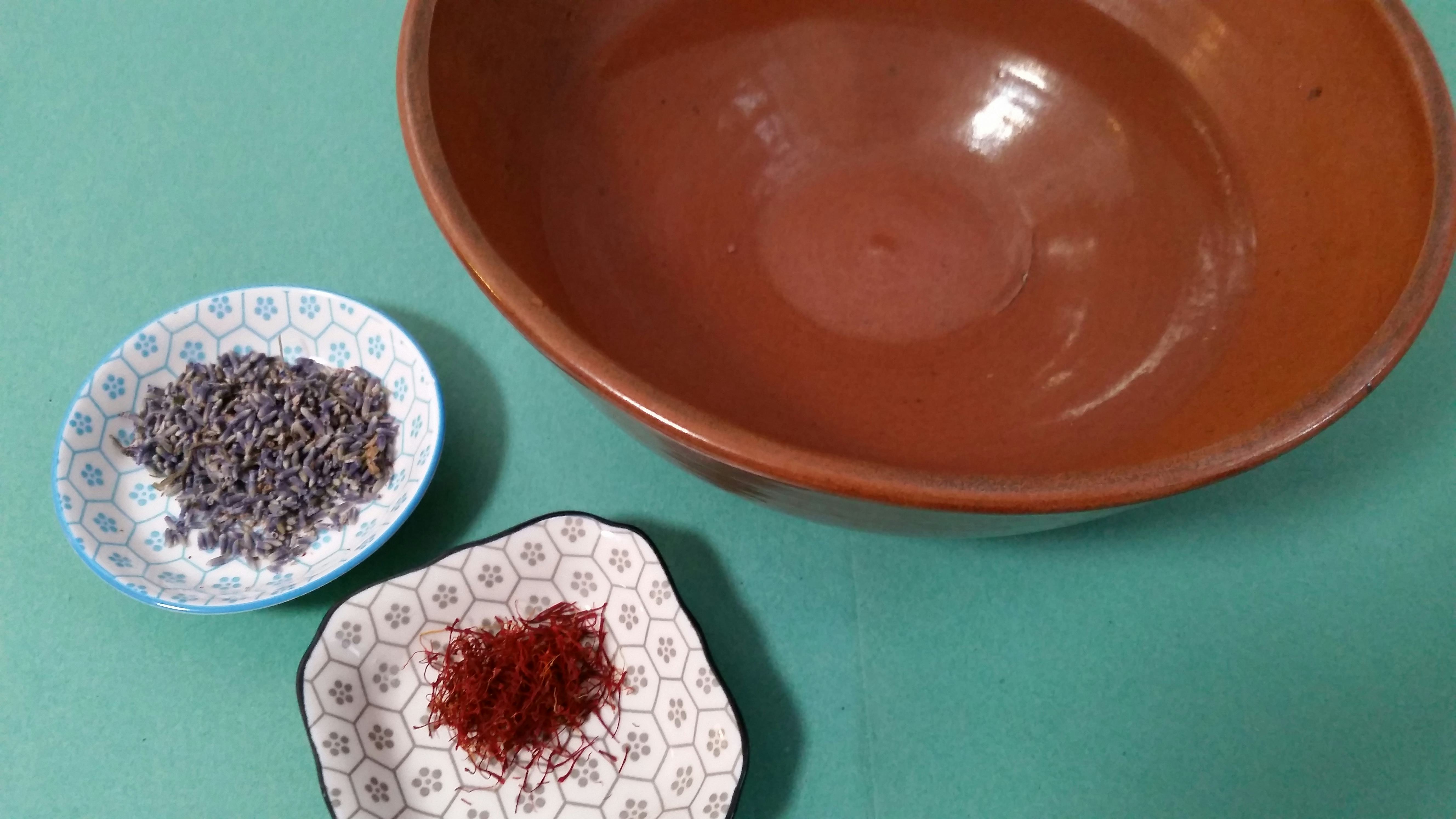 How To Use Saffron For Skin Treatments That Will Make You Feel Like Royalty