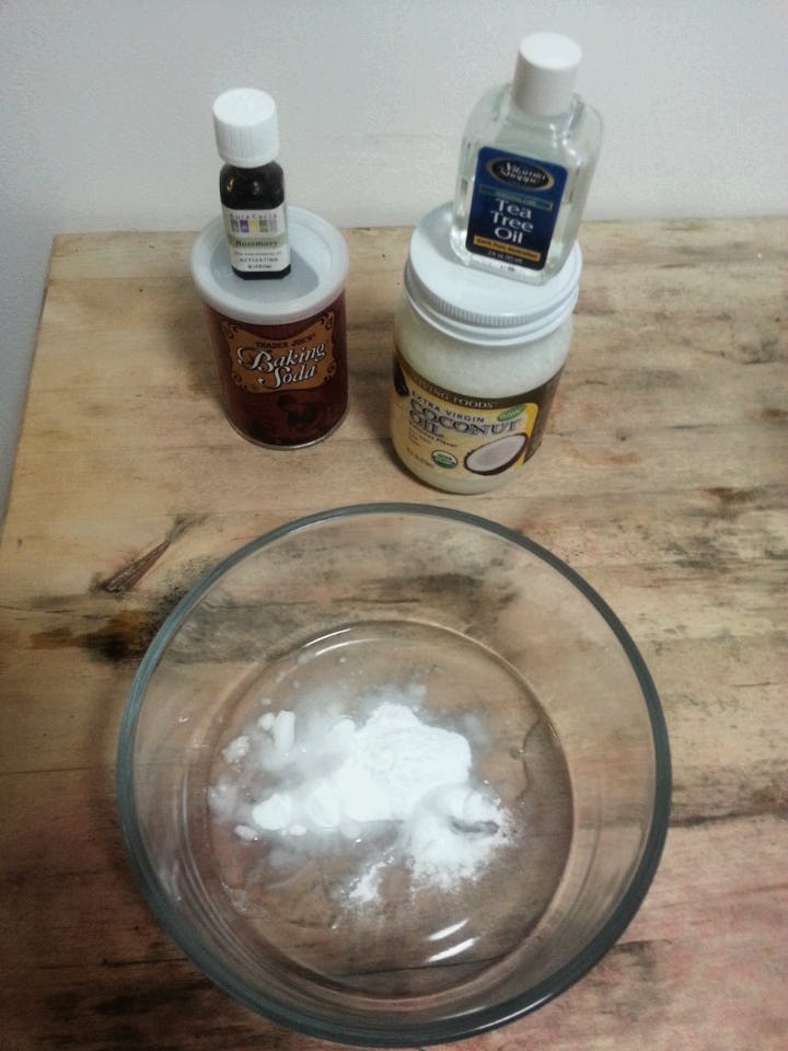 5 Toothpaste Brands Without Triclosan, Plus One Natural DIY Recipe For