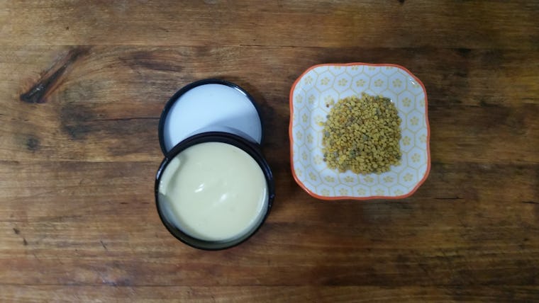 5 Bee Pollen Skin Care & Hair Recipes That Show What All The Buzz Is About
