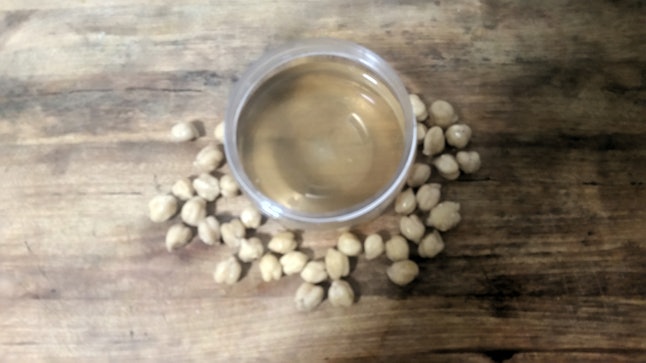 how-to-use-gram-flour-chickpeas-for-brightening-acne-controlling-facials