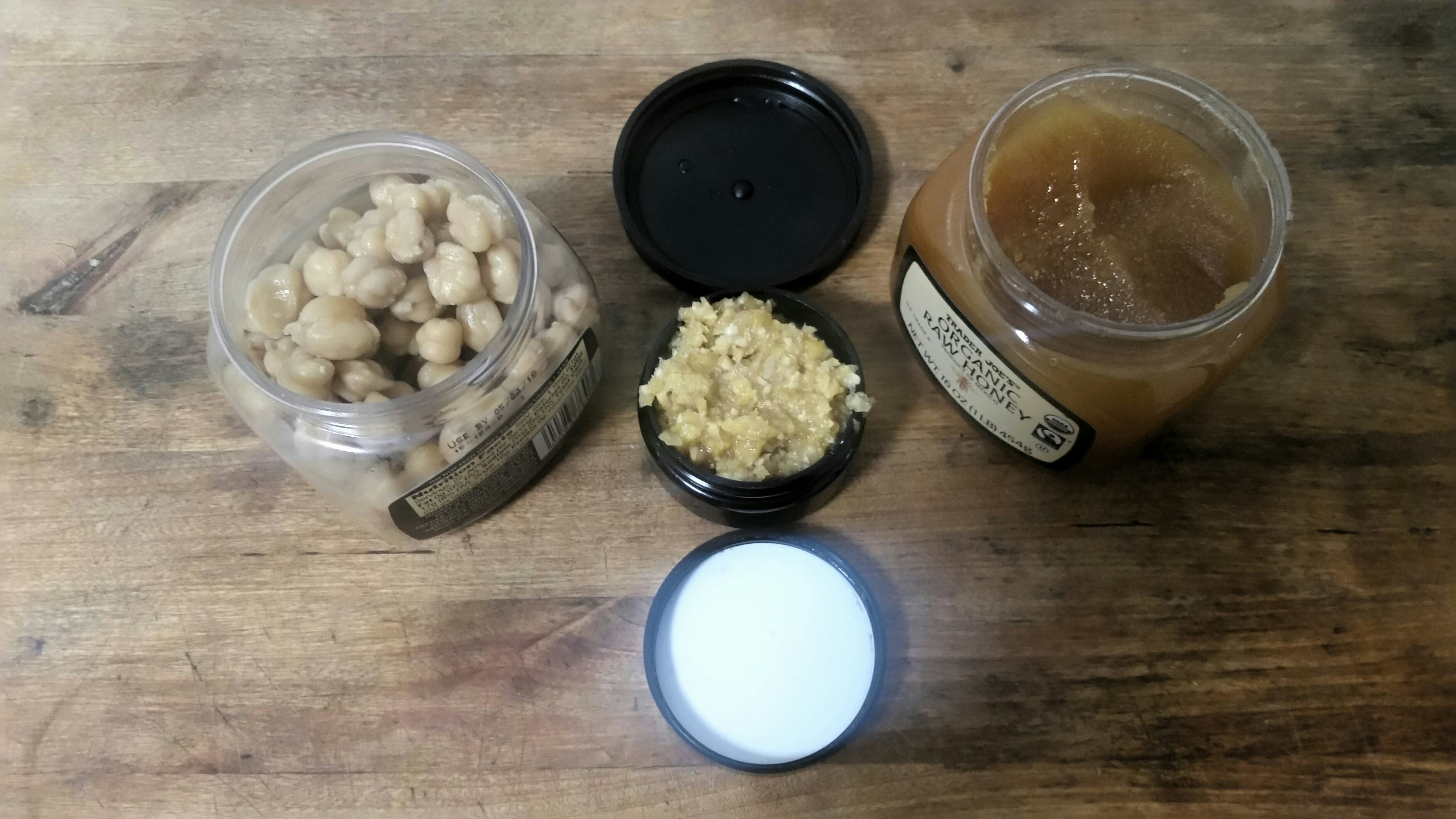 How To Use Gram Flour & Chickpeas For Brightening, Acne Controlling Facials