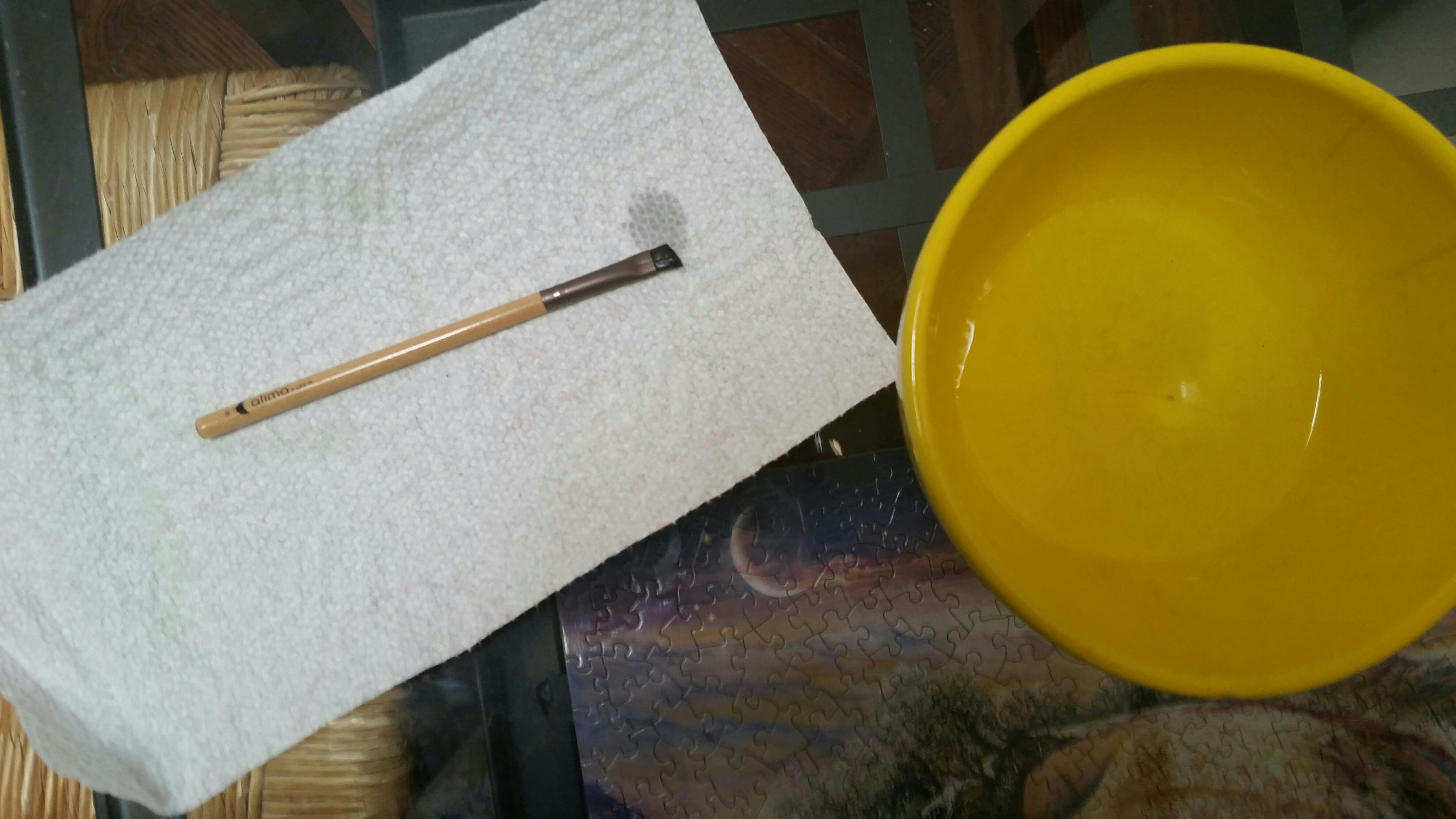 How To Fix Your Eyebrow Brush In 3 Steps That'll Banish Fraying For Good