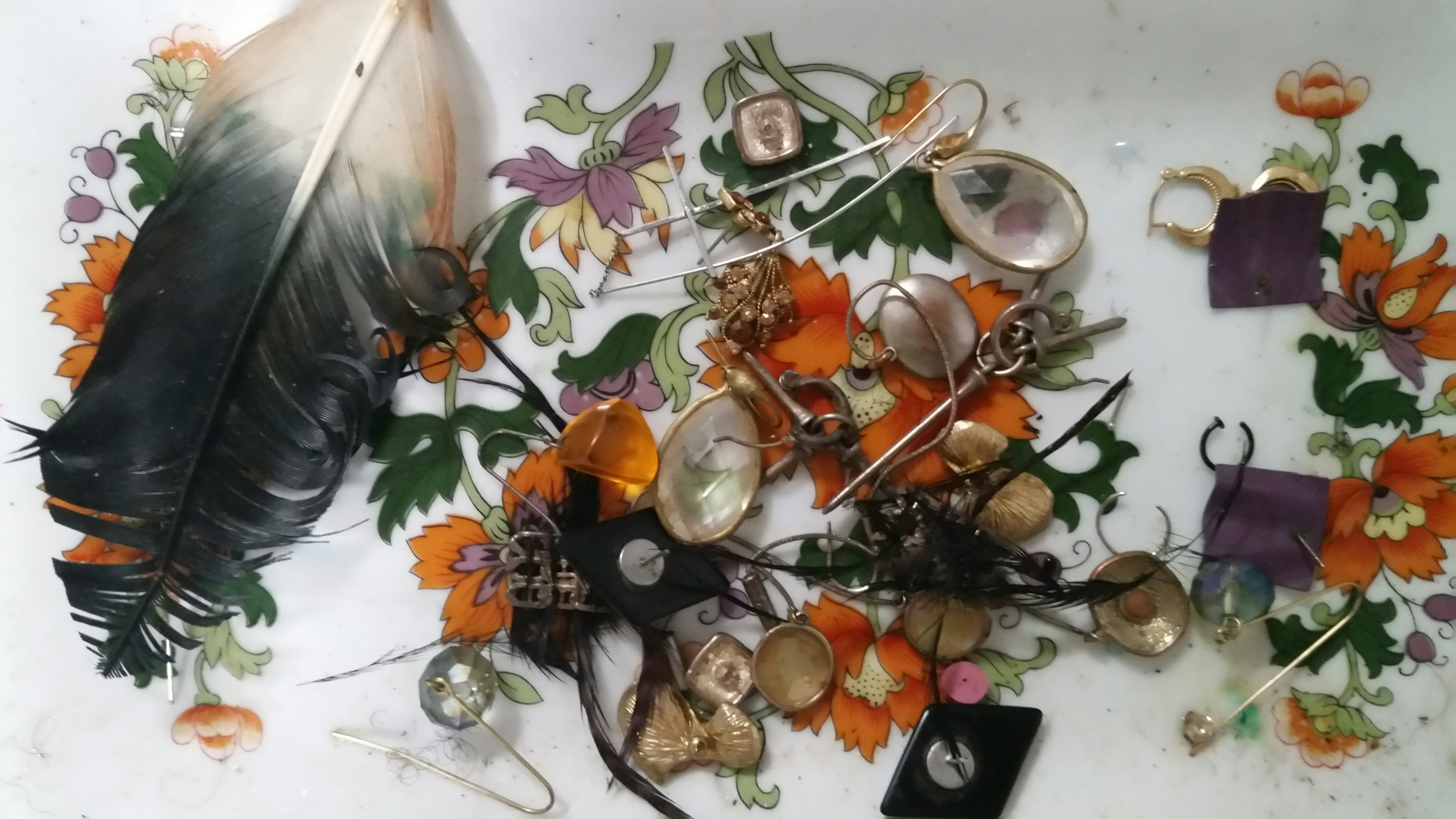 Should You Sleep With Earrings In Or Take Them Out Every Single Night?