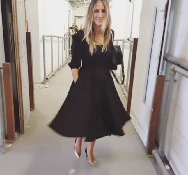 Where To Sarah Jessica Parker S Dress Collection Because You Can This Dress Keeps Getting Better And It S Only One Of Many Sjp Lbds Woo