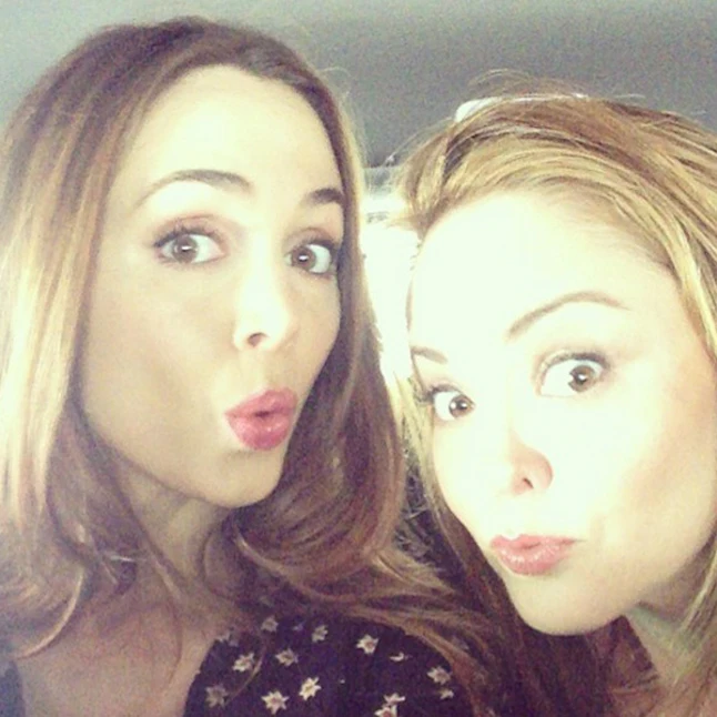 13 Eliza Dushku Instagram Selfies That Prove There's A Right Way To Do