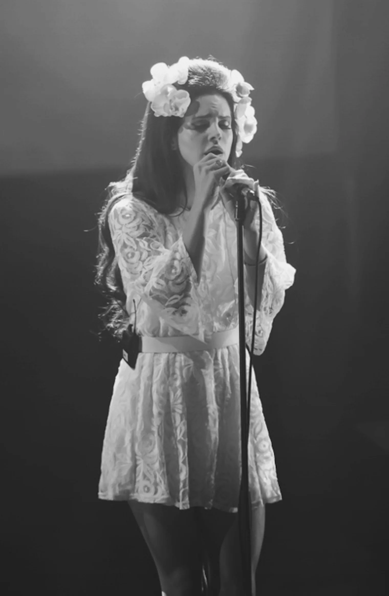 10 Lana Del Rey Flower Crowns A Definitive Ranking Of The Singer s 10-lana-del-rey-flower-crowns-a-definitive-ranking-of-the-singer-s