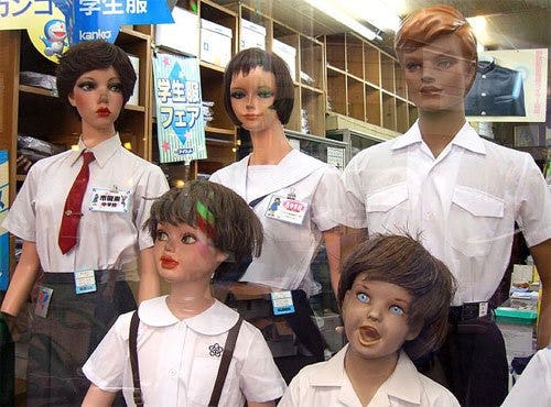 21 Creepy Mannequins That Will Haunt Your Dreams Until The End Of Fashion Time