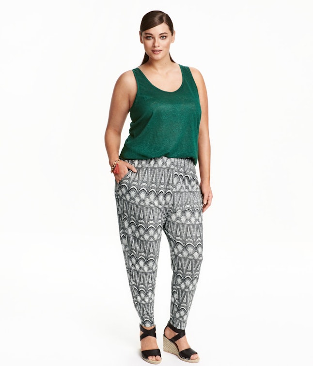 15 Pants That Are Comfortable To Wear At The Beach